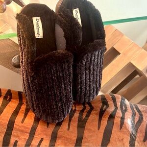 NWT Dearform,Chenille Rubber-Soled Slippers in Black, GREAT GIFT! Size 9-10